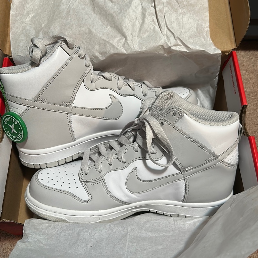 (GS) NIKE DUNK HIGH VASY GREY US CHILDREN SIZE 5.5Y